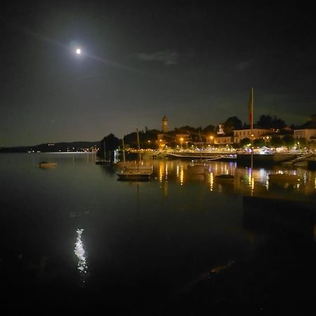 Casa Del Lago Maggiore Lesa Apartment ภายนอก รูปภาพ